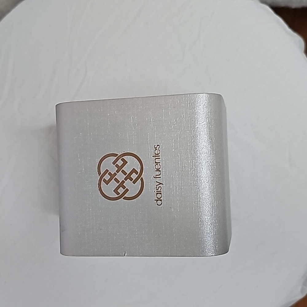 NWT 5 Piece Daisy Fuentes Watch and Bracelet Set - Picture 6 of 6